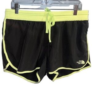 The north face- black shorts